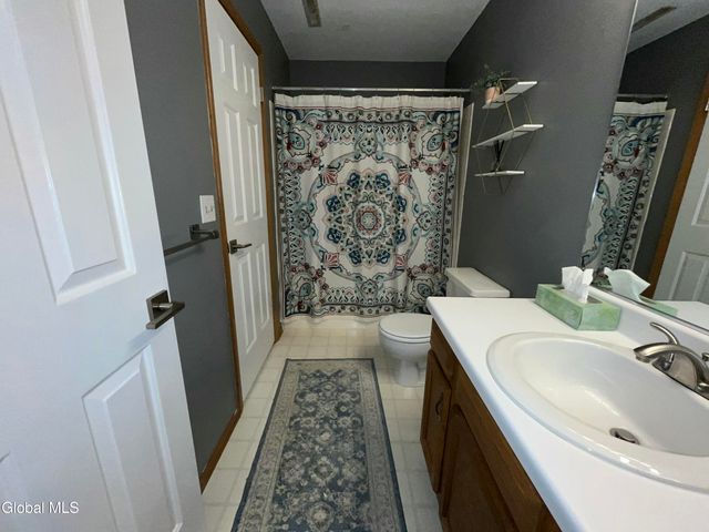 622 Apex Lane, Troy, NY 12182