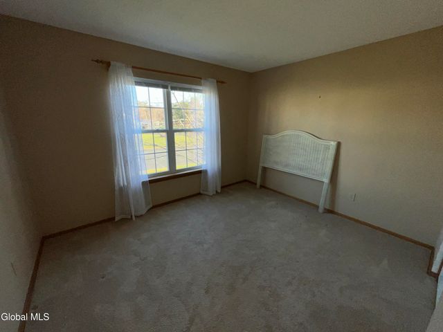 622 Apex Lane, Troy, NY 12182