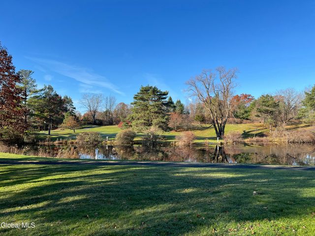 622 Apex Lane, Troy, NY 12182