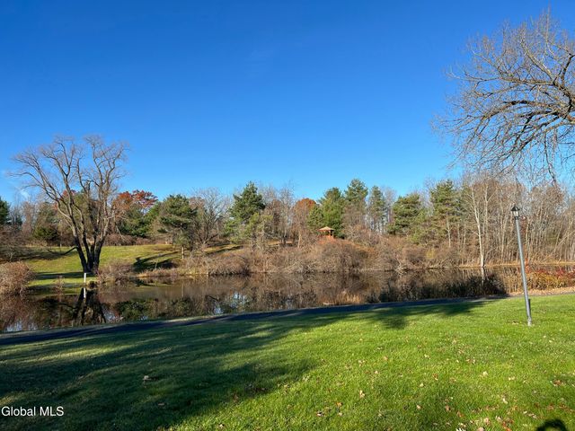 622 Apex Lane, Troy, NY 12182