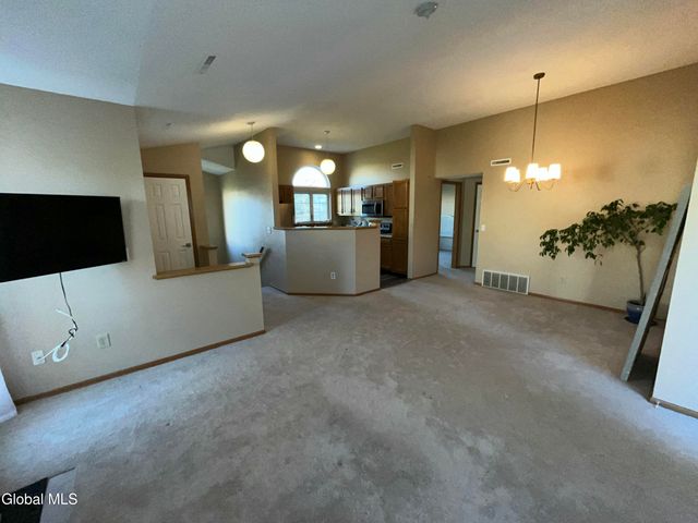 622 Apex Lane, Troy, NY 12182