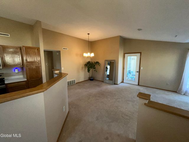 622 Apex Lane, Troy, NY 12182