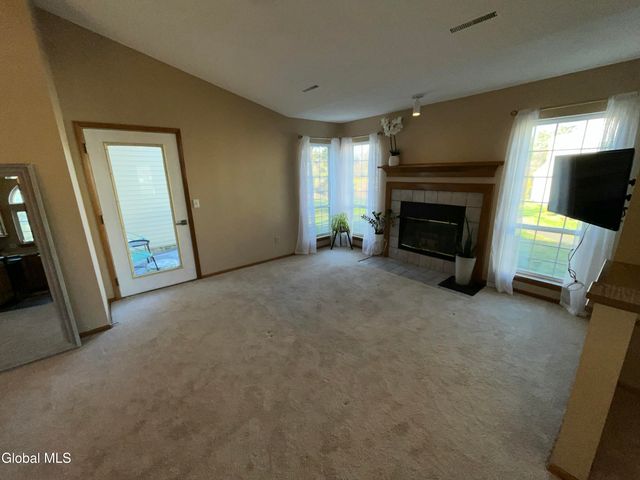 622 Apex Lane, Troy, NY 12182