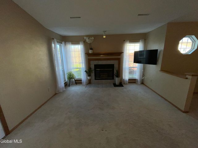 622 Apex Lane, Troy, NY 12182