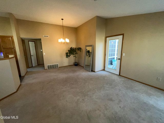 622 Apex Lane, Troy, NY 12182