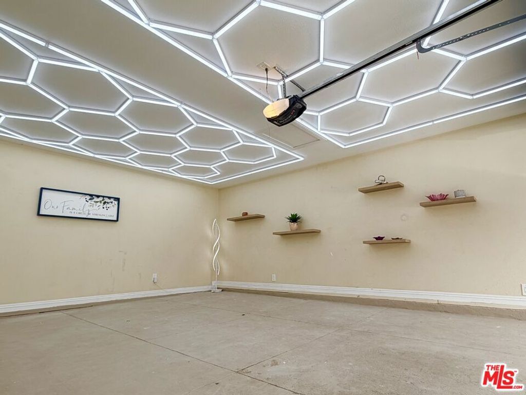 359 Blackshear Avenue, Los Angeles, CA 90022 — photo 3