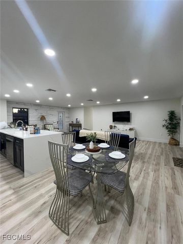 106 Sinclair ST SE, Port Charlotte, FL 33952