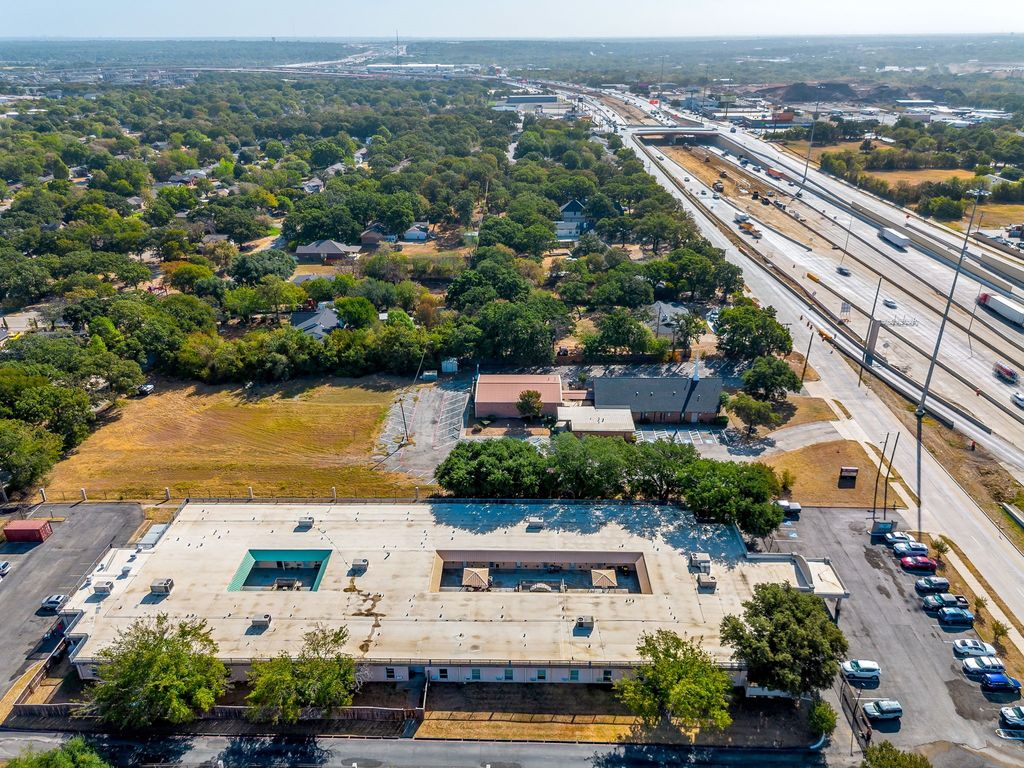 4615 E California Parkway, Forest Hill, TX 76119 — photo 2