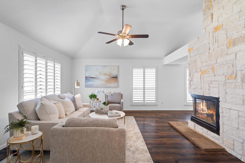 1601 Autumn Breeze Lane, Lewisville, TX 75077