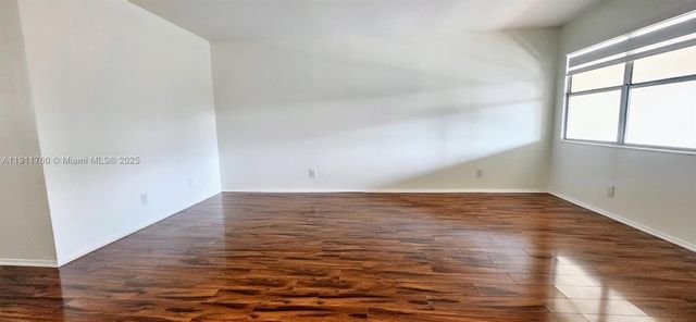 300 LAYNE BLVD 313, Hallandale Beach, FL 33009