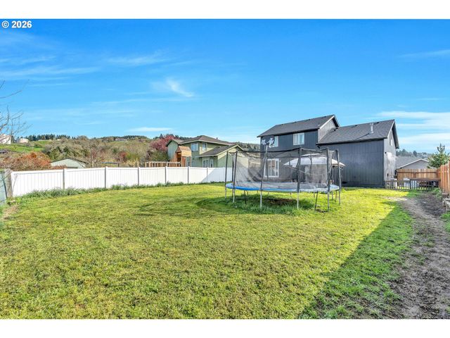 404 N BRIDGE St, Sheridan, OR 97378