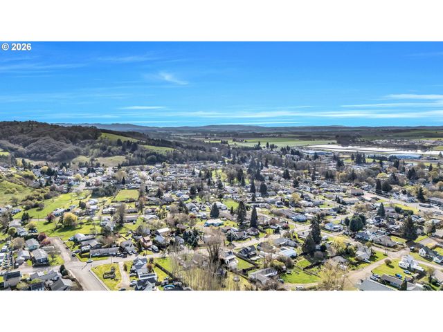 404 N BRIDGE St, Sheridan, OR 97378