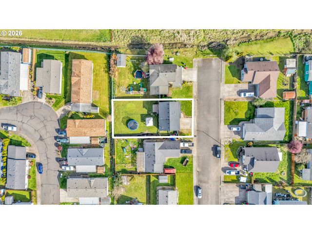 404 N BRIDGE St, Sheridan, OR 97378