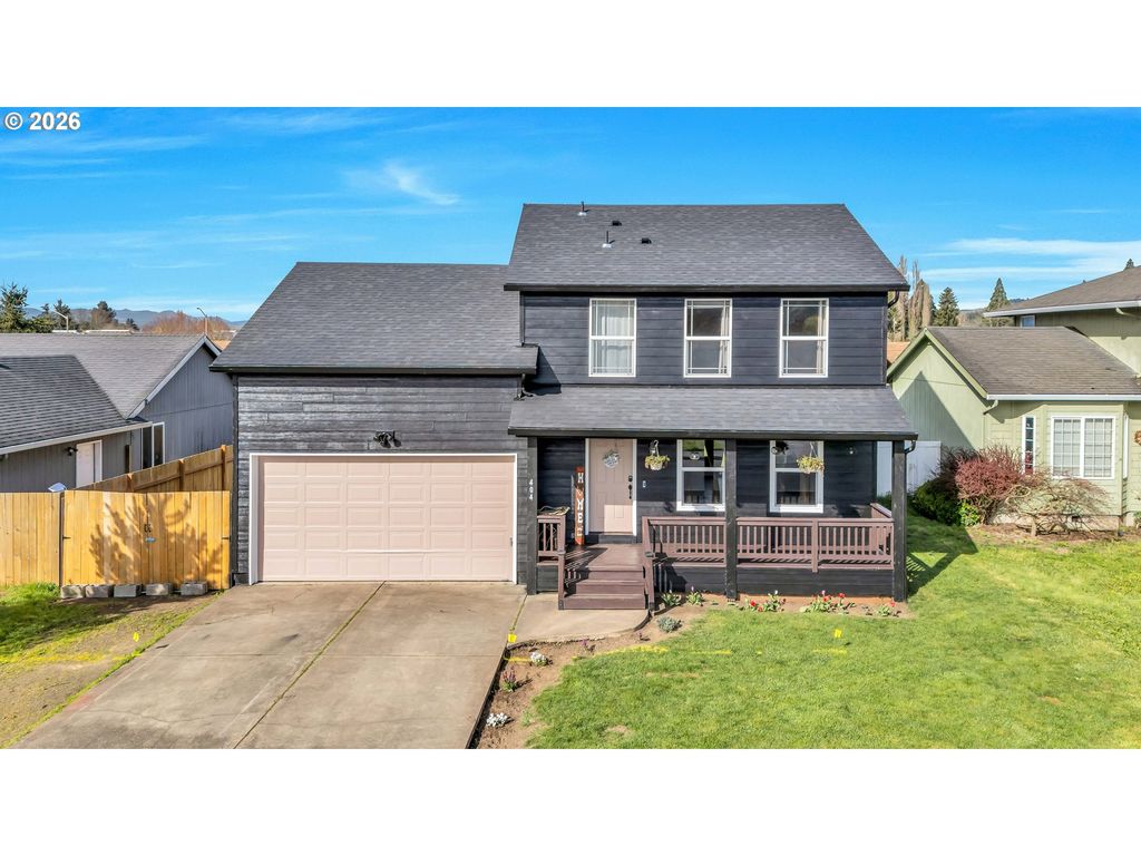 404 N BRIDGE St, Sheridan, OR 97378