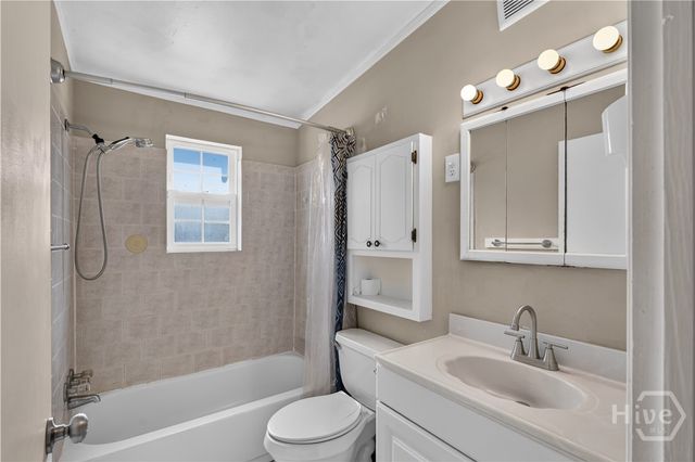 303 E 60th Street, Savannah, GA 31405