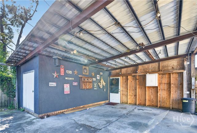 303 E 60th Street, Savannah, GA 31405