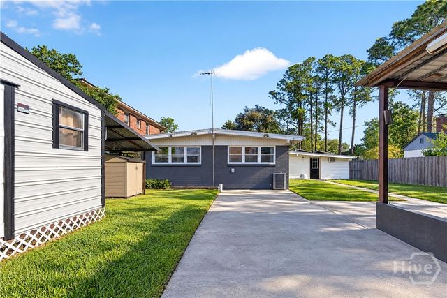 303 E 60th Street, Savannah, GA 31405