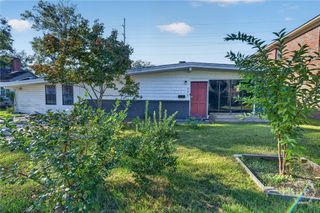 303 E 60th Street, Savannah, GA 31405