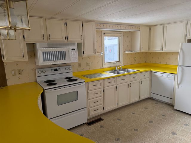 47 Scott Avenue, Seabrook, NH 03874