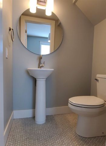 127 E South Street, Fayetteville, AR 72701