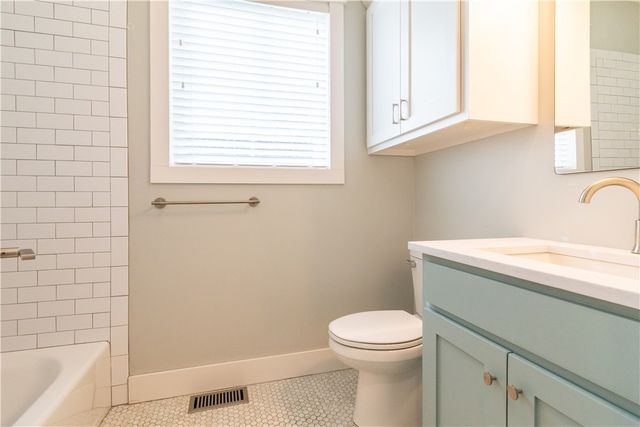 127 E South Street, Fayetteville, AR 72701