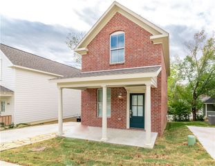 127 E South Street, Fayetteville, AR 72701