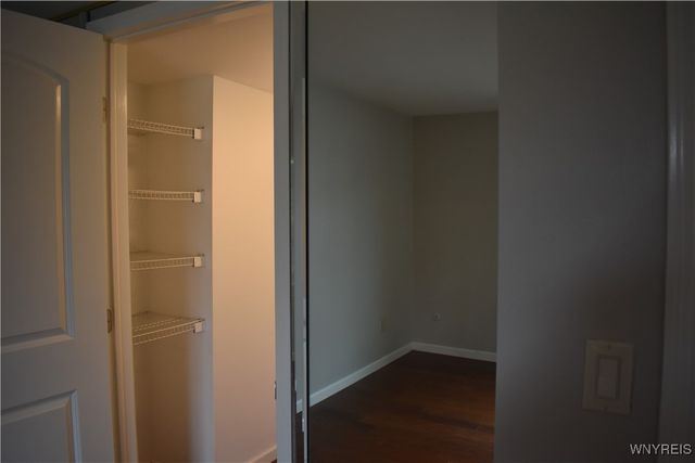 10 Southcreek Court B, Amherst, NY 14051