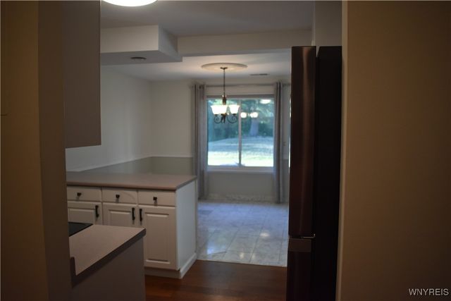 10 Southcreek Court B, Amherst, NY 14051