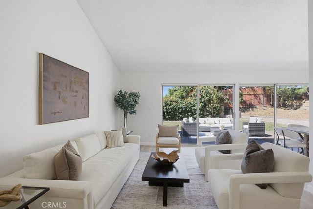 13513 Polk Street, Sylmar, CA 91342