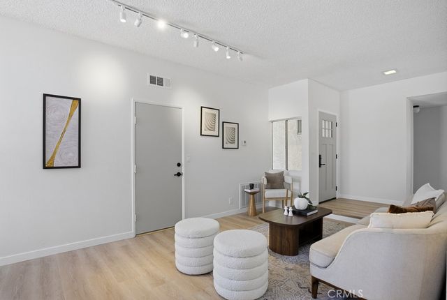 13513 Polk Street, Sylmar, CA 91342