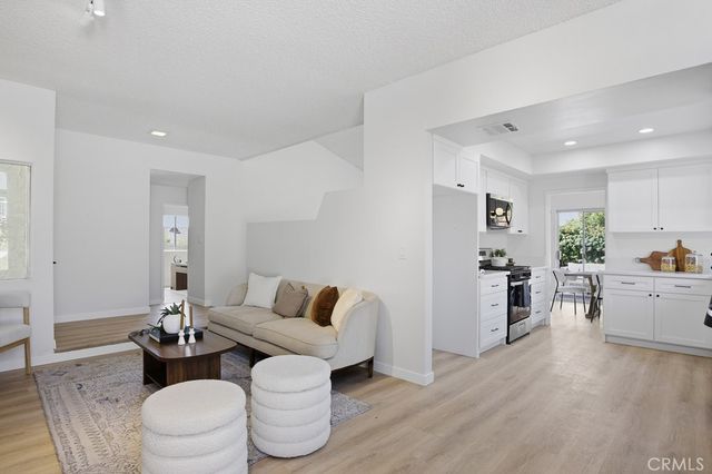 13513 Polk Street, Sylmar, CA 91342