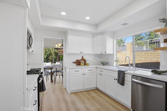 13513 Polk Street, Sylmar, CA 91342