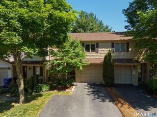 42 Apple Hill 42, Newington, CT 06111