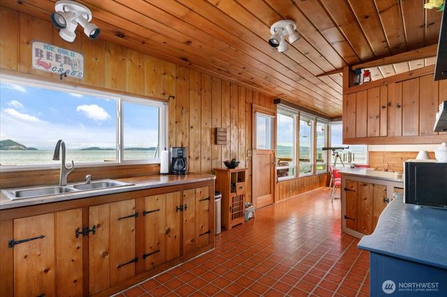 3130 Green Road, Oak Harbor, WA 98277
