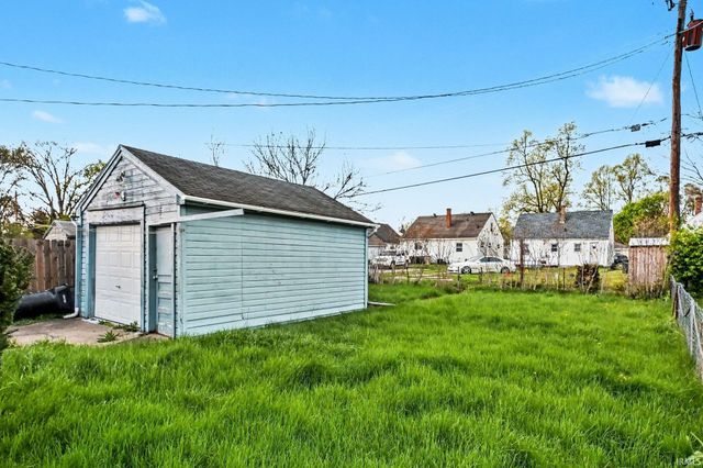 1249 N Meade Street, South Bend, IN 46628