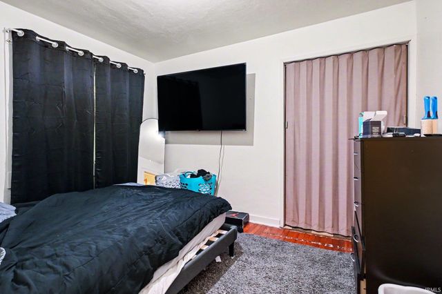 1249 N Meade Street, South Bend, IN 46628