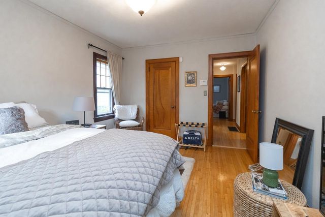 1084 Bradley Street, Saint Paul, MN 55130
