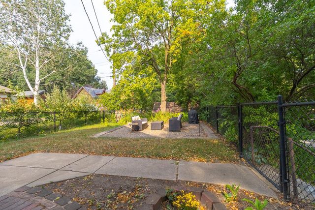1084 Bradley Street, Saint Paul, MN 55130