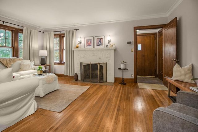 1084 Bradley Street, Saint Paul, MN 55130