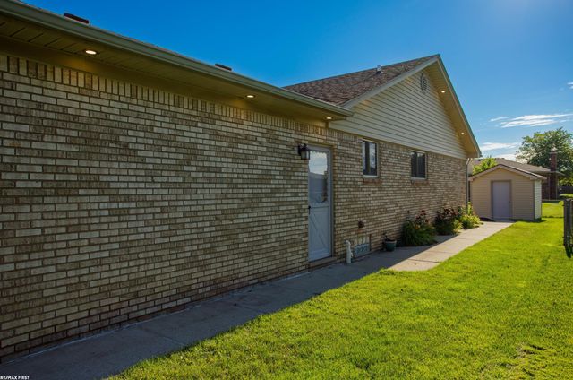 47584 Mount Vesuvius Drive, Macomb Twp, MI 48044