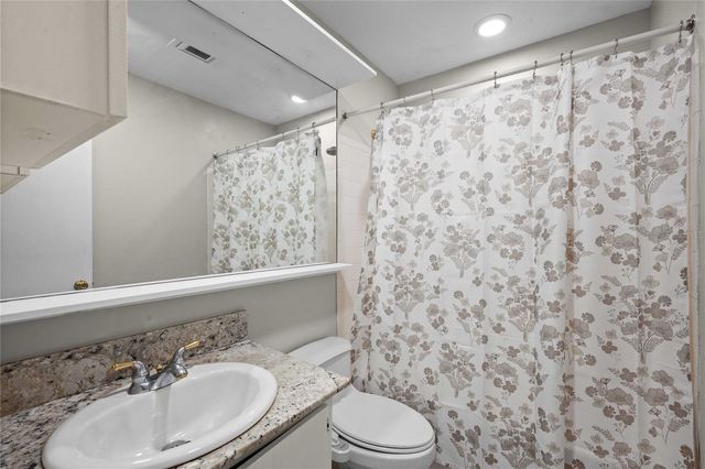 7635 DELEON COURT, Tampa, FL 33615