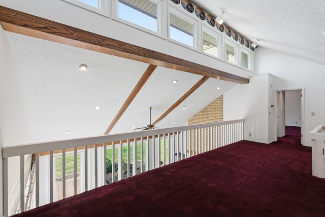 1501 Sandalwood Dr, Haysville, KS 67060