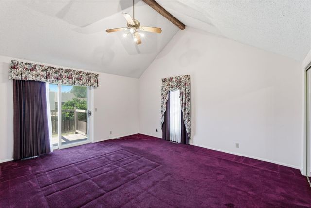 1501 Sandalwood Dr, Haysville, KS 67060