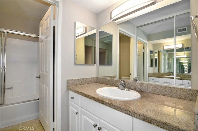 5500 Owensmouth Avenue 311, Woodland Hills, CA 91367