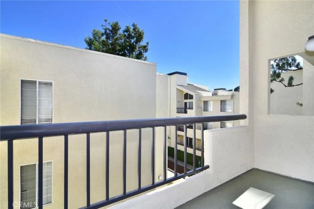 5500 Owensmouth Avenue 311, Woodland Hills, CA 91367