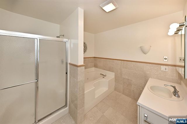 570 Oak Avenue, Maywood, NJ 07607