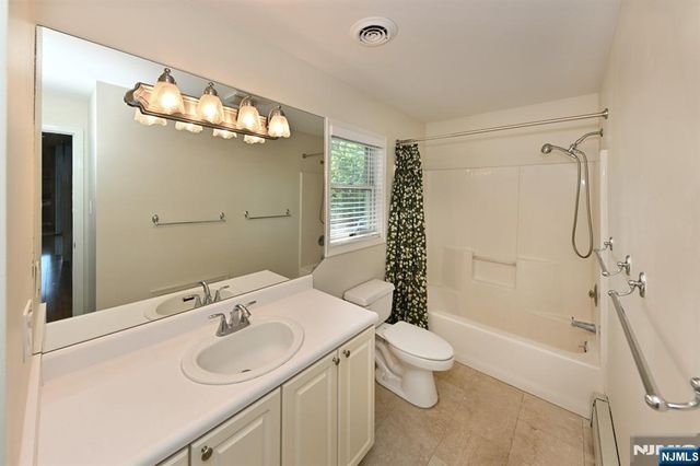 570 Oak Avenue, Maywood, NJ 07607