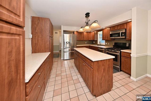 570 Oak Avenue, Maywood, NJ 07607