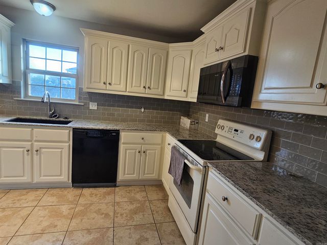 19 Chantileer Ln, Ward, AR 72176