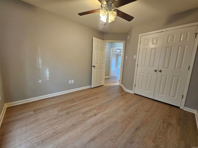 19 Chantileer Ln, Ward, AR 72176